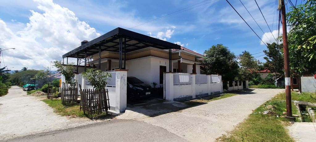 foto tampak rumah tipe 36 perumahan Griya Tinelo Permai