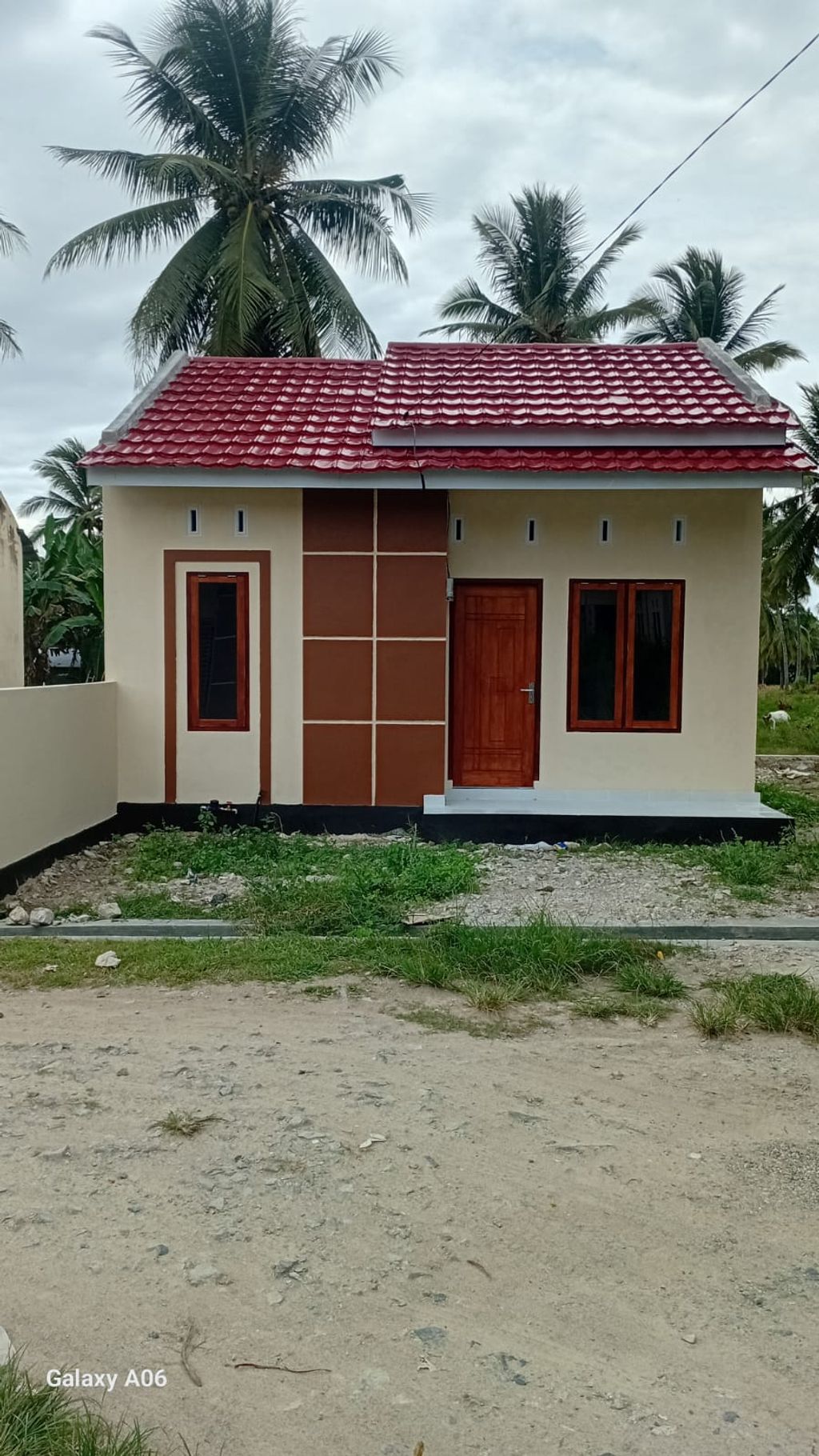 foto tampak rumah tipe 36 perumahan Griya Tinelo Permai