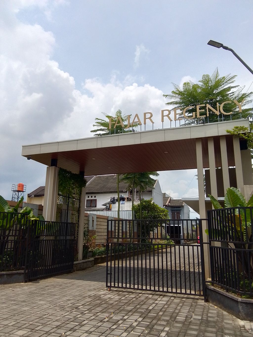 foto gerbang perumahan Fajar Regency