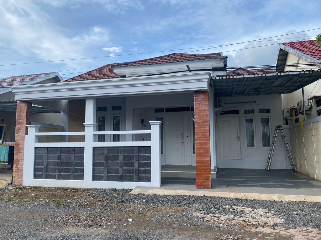 foto tampak rumah tipe KOMERSIL perumahan MONTESA PERMAI TAHAP 2