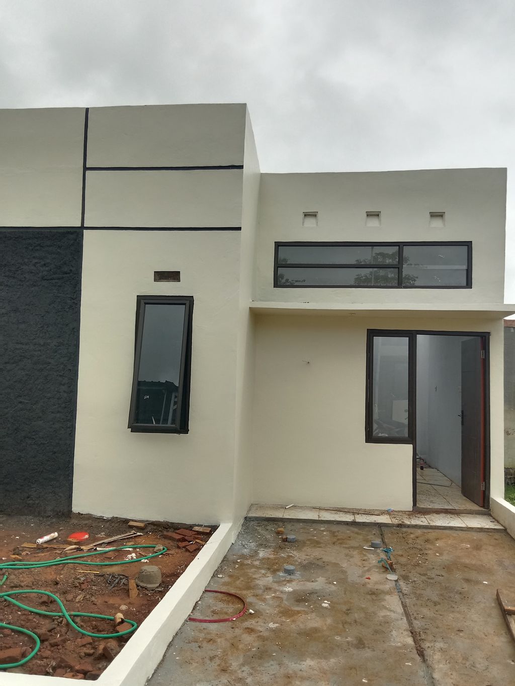 foto tampak rumah tipe 30/66 perumahan Marison Regency Jepara