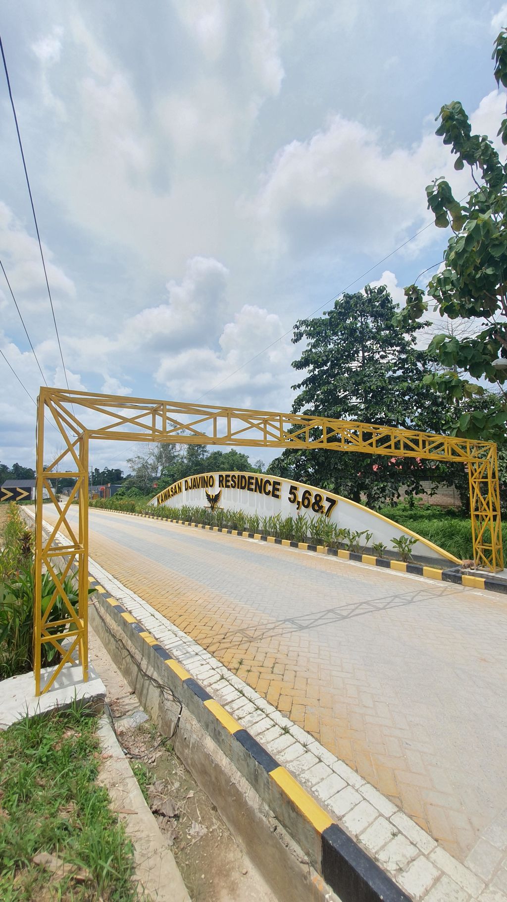 foto gerbang perumahan DJAVINO RESIDENCE VII TAHAP 2