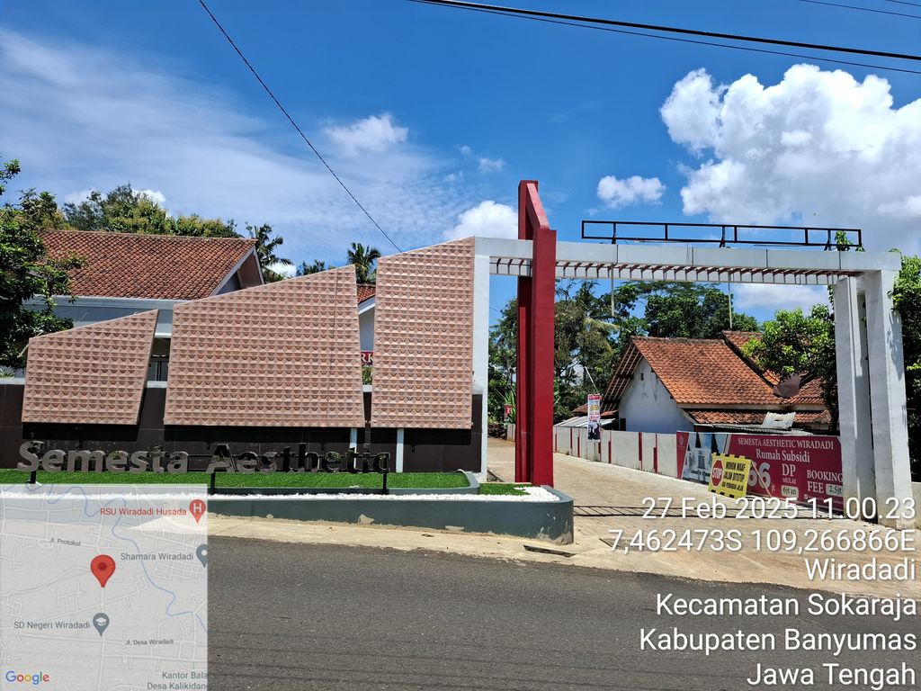 foto gerbang perumahan SEMESTA ESTETIK WIRADADI