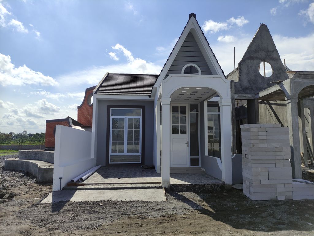 foto contoh rumah perumahan Leiden Park