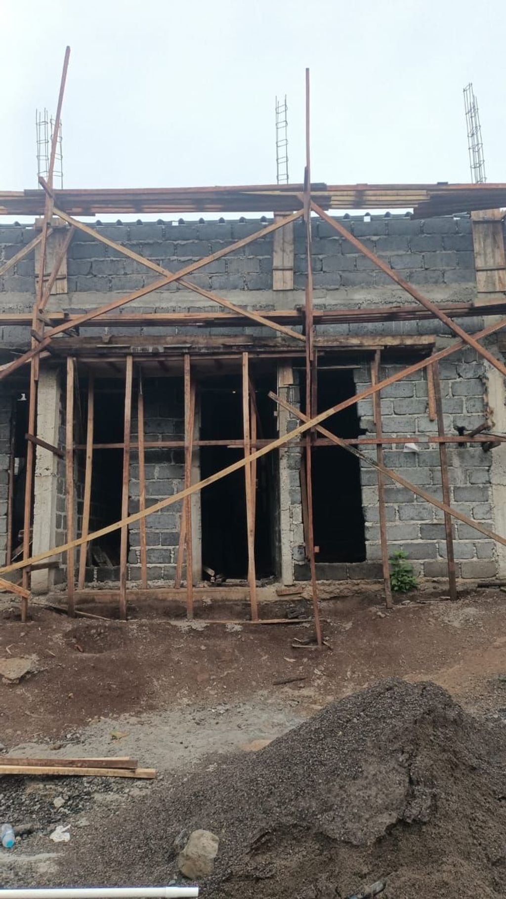 foto tampak rumah tipe 30 1 Lantai Kontur 1m (338) perumahan G-Land Padalarang Valley
