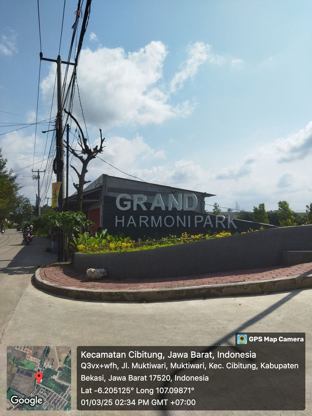 foto gerbang perumahan GRAND HARMONI PARK RUKO