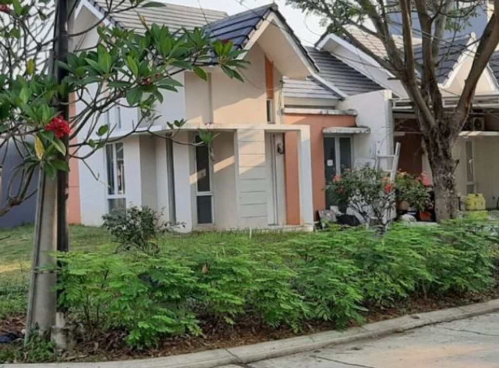 foto tampak rumah tipe BIRMINGHAM 933 perumahan MUTIARA GADING CITY - LONDON BLV