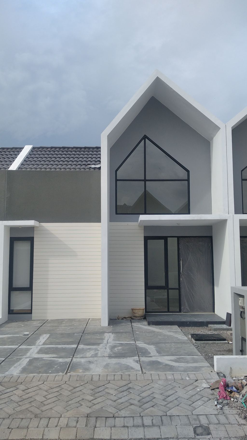foto tampak rumah tipe LILAC perumahan BREEZE GARDEN