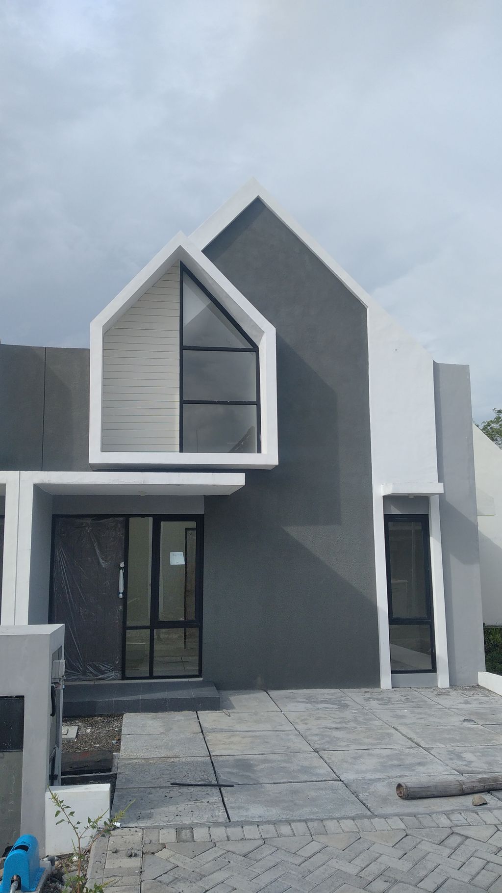 foto tampak rumah tipe DAISY STANDAR perumahan BREEZE GARDEN