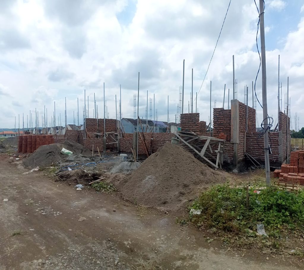 foto posisi tengah perumahan KANAYA LAND 13
