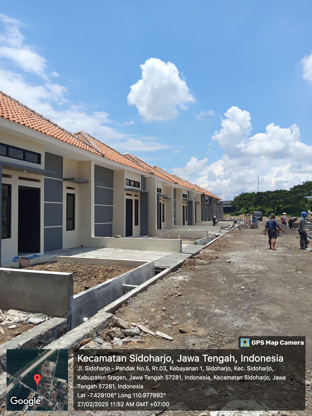 foto posisi tengah perumahan Istana Land