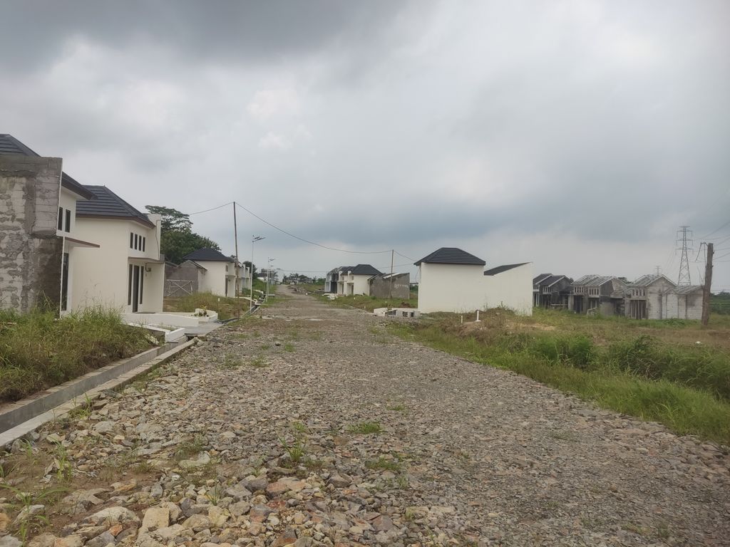 foto posisi tengah perumahan VILLA PAMARAYAN