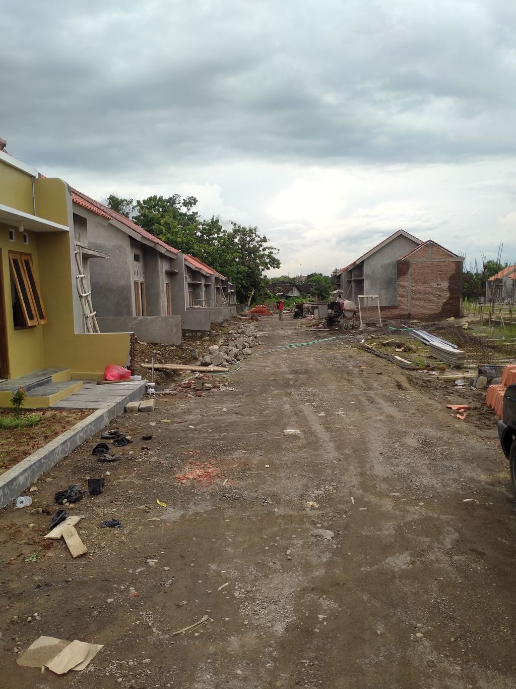 foto posisi tengah perumahan GRIYA MUKTI MANDIRI 4
