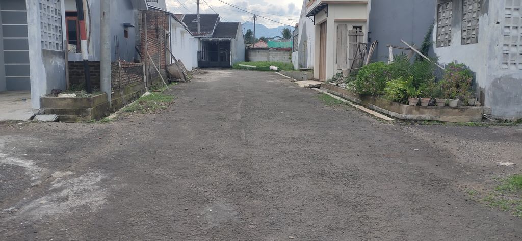foto posisi tengah perumahan Perumahan Bumi Surya Samende