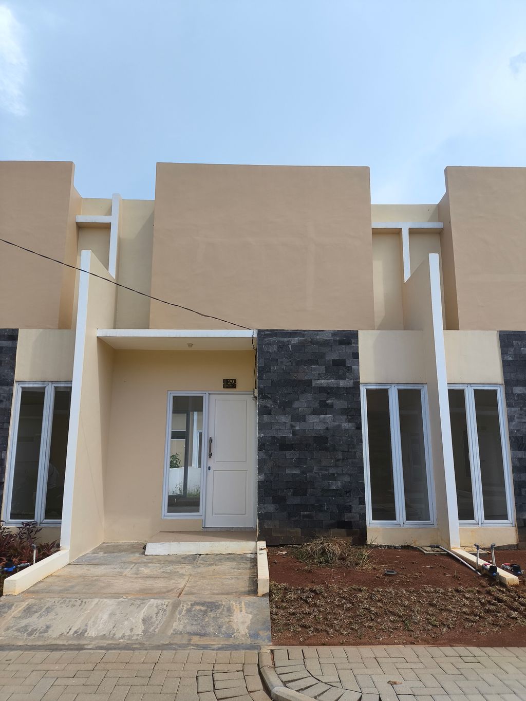 foto tampak rumah tipe Classic 22/60 perumahan TANGERANG SMART CITY