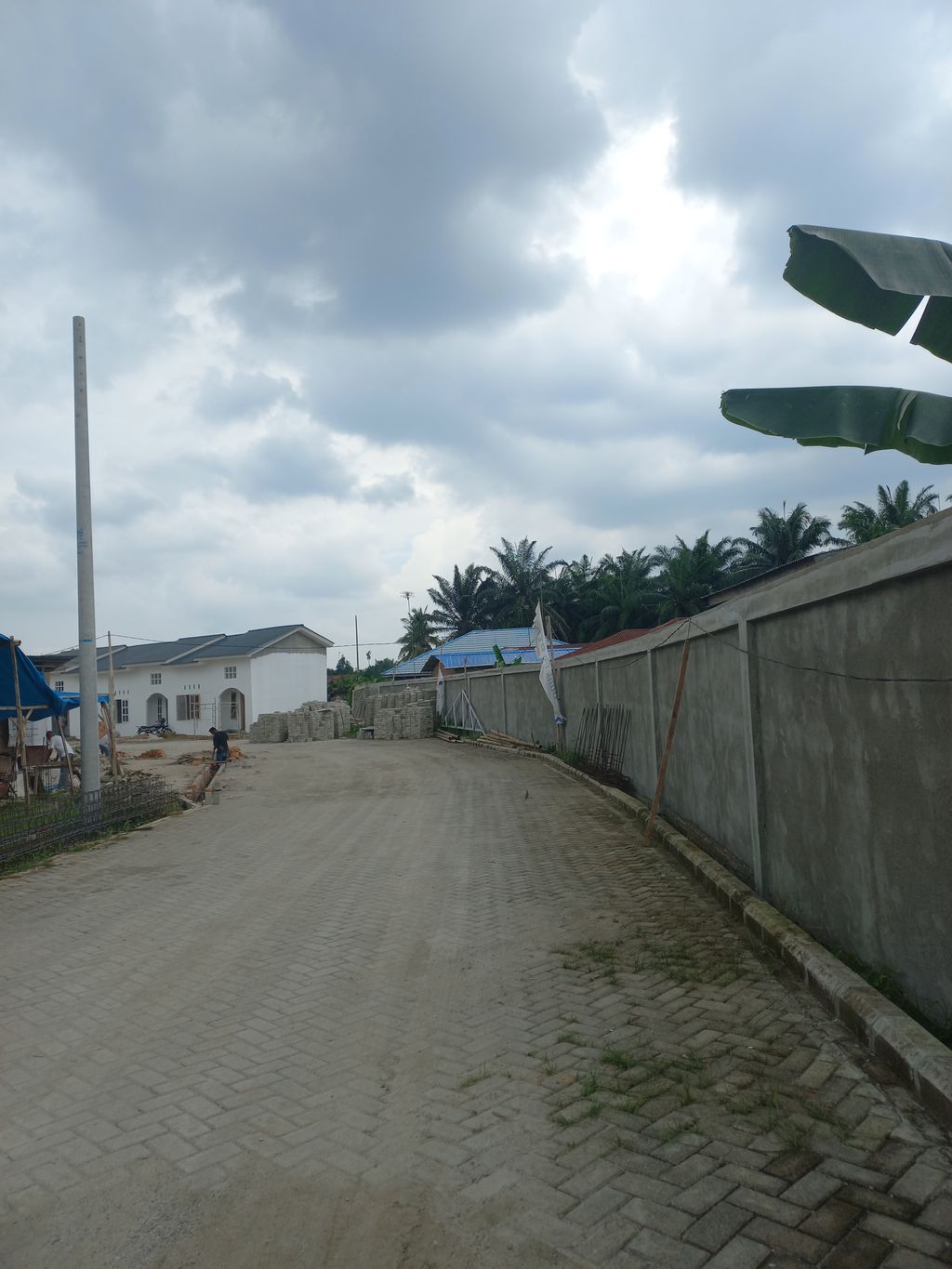 foto gerbang perumahan CLUSTER AYANA