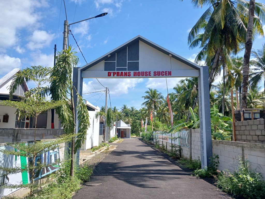 foto gerbang perumahan D'PRANS HOUSE SUCEN TAHAP 2