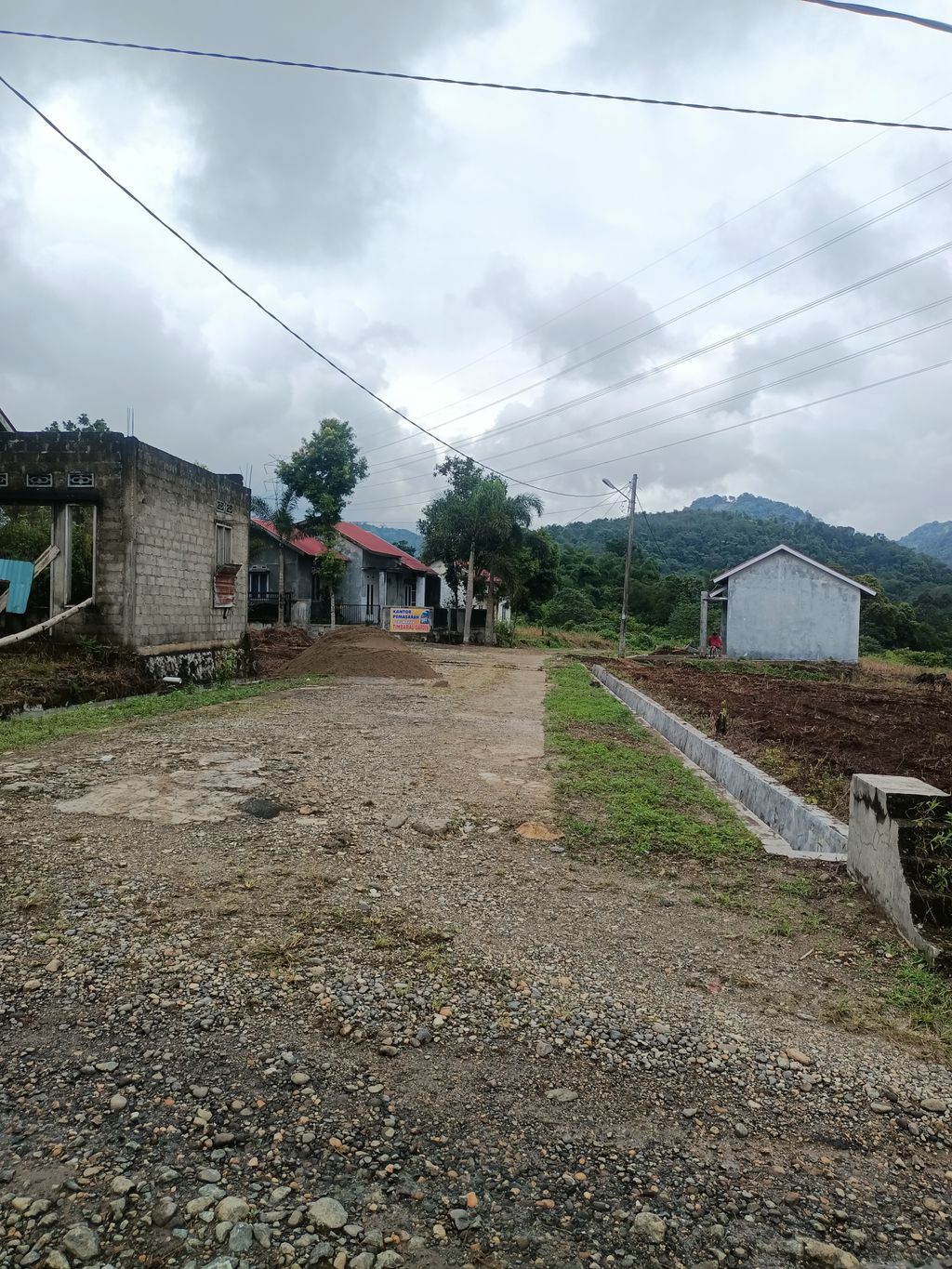 foto gerbang perumahan TIMBARAU GARDEN