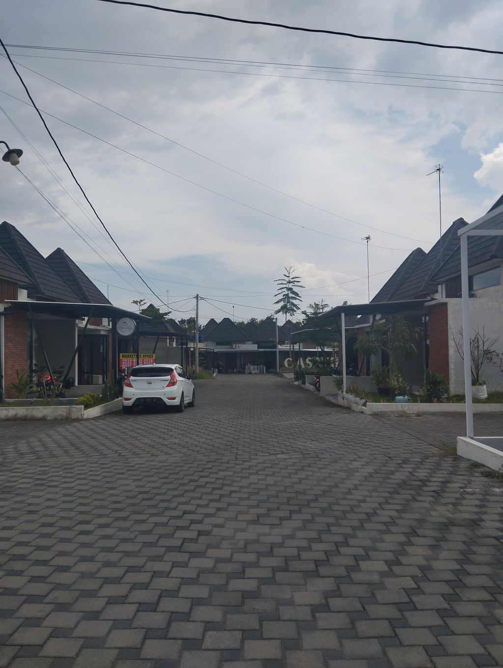 foto posisi tengah perumahan CASA VILLA