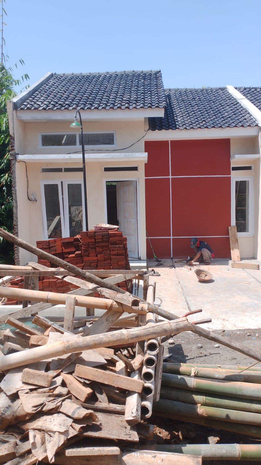 foto tampak rumah tipe Blok E 14 perumahan Puri Majenang