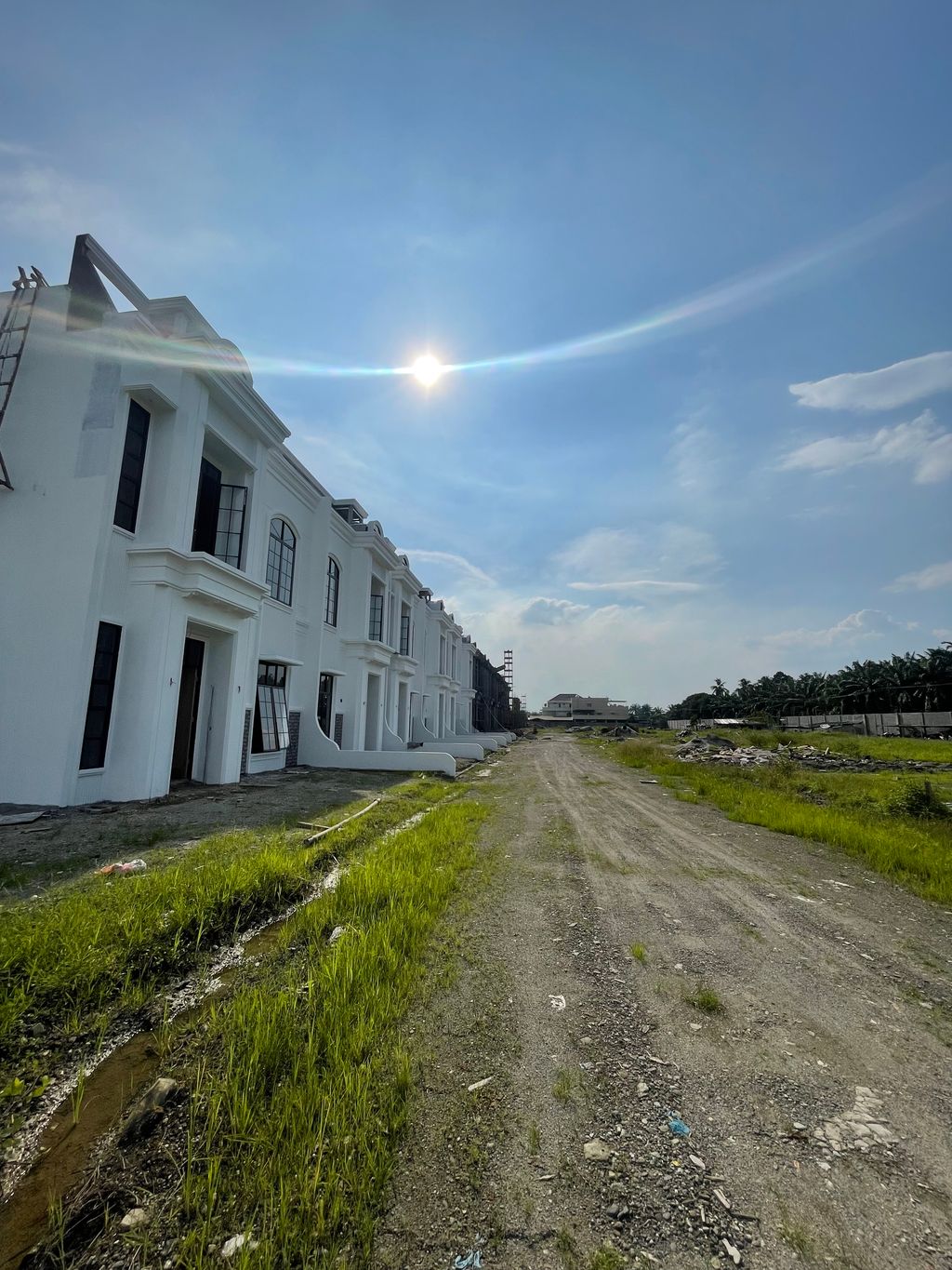 foto posisi tengah perumahan BRAHRANG IMPIAN MANSION