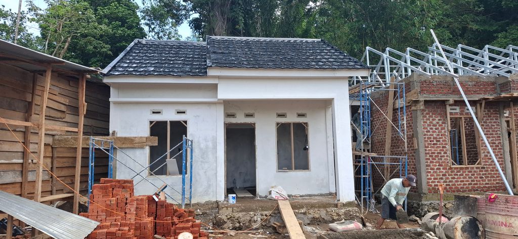 foto contoh rumah perumahan KENANGA RESIDENCE
