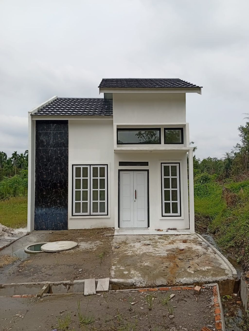 foto contoh rumah perumahan GRAHA LARASATI 6