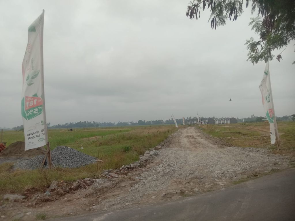 foto gerbang perumahan GRAND CITY SUKADIRI