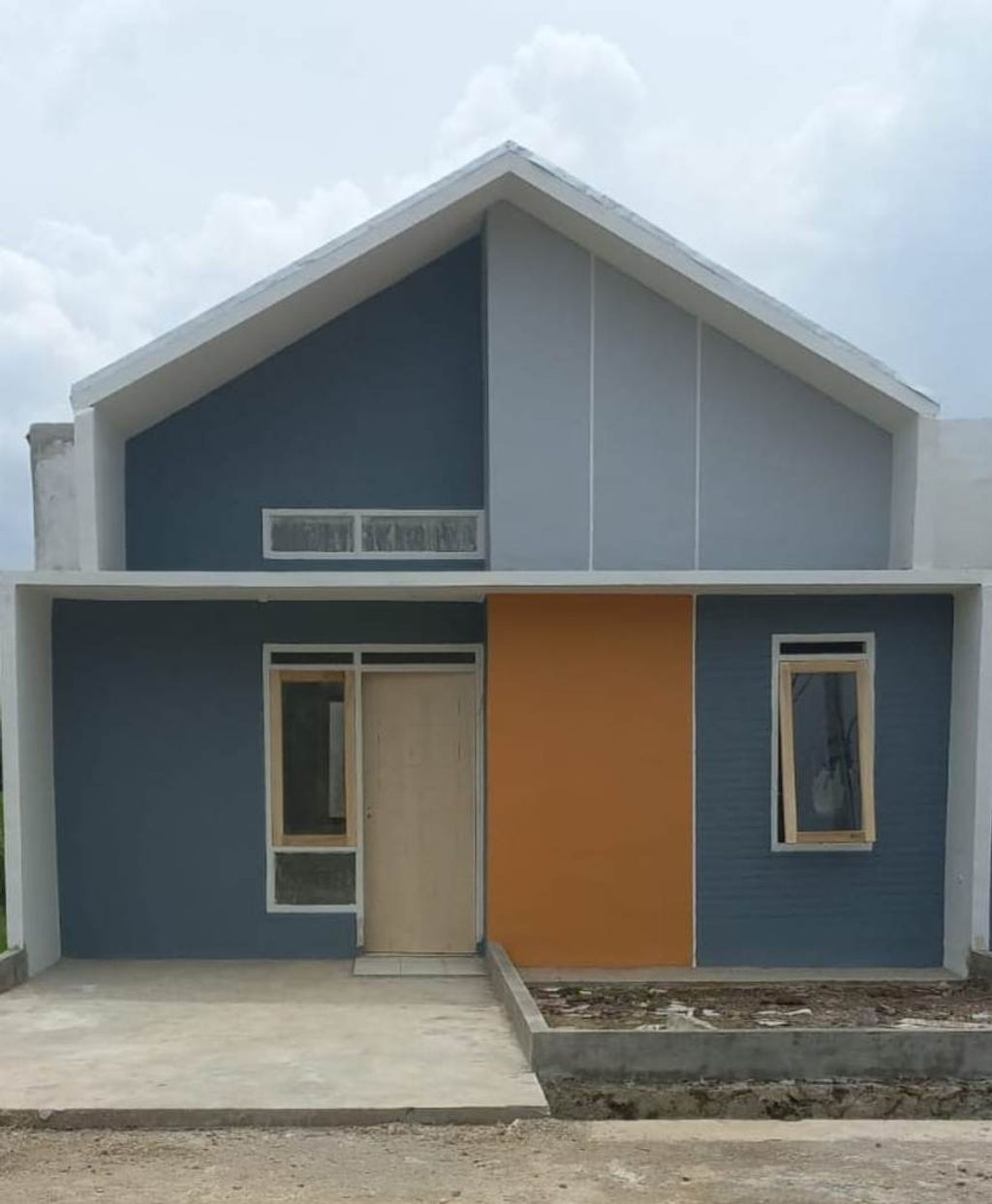 foto tampak rumah tipe 28/60 perumahan Mercu Raya City