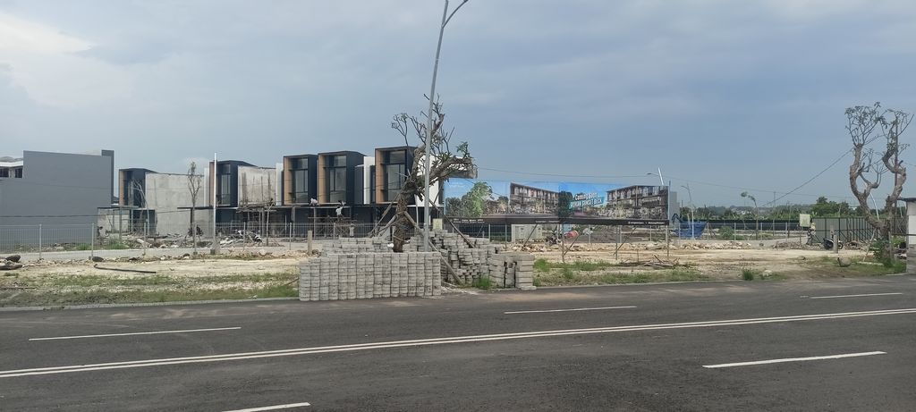 foto tampak rumah tipe SHOPHOME perumahan AMEGA WESTPARC
