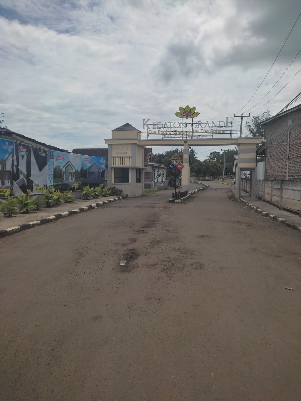 foto gerbang perumahan KEDATON GRANDE TAHAP 2