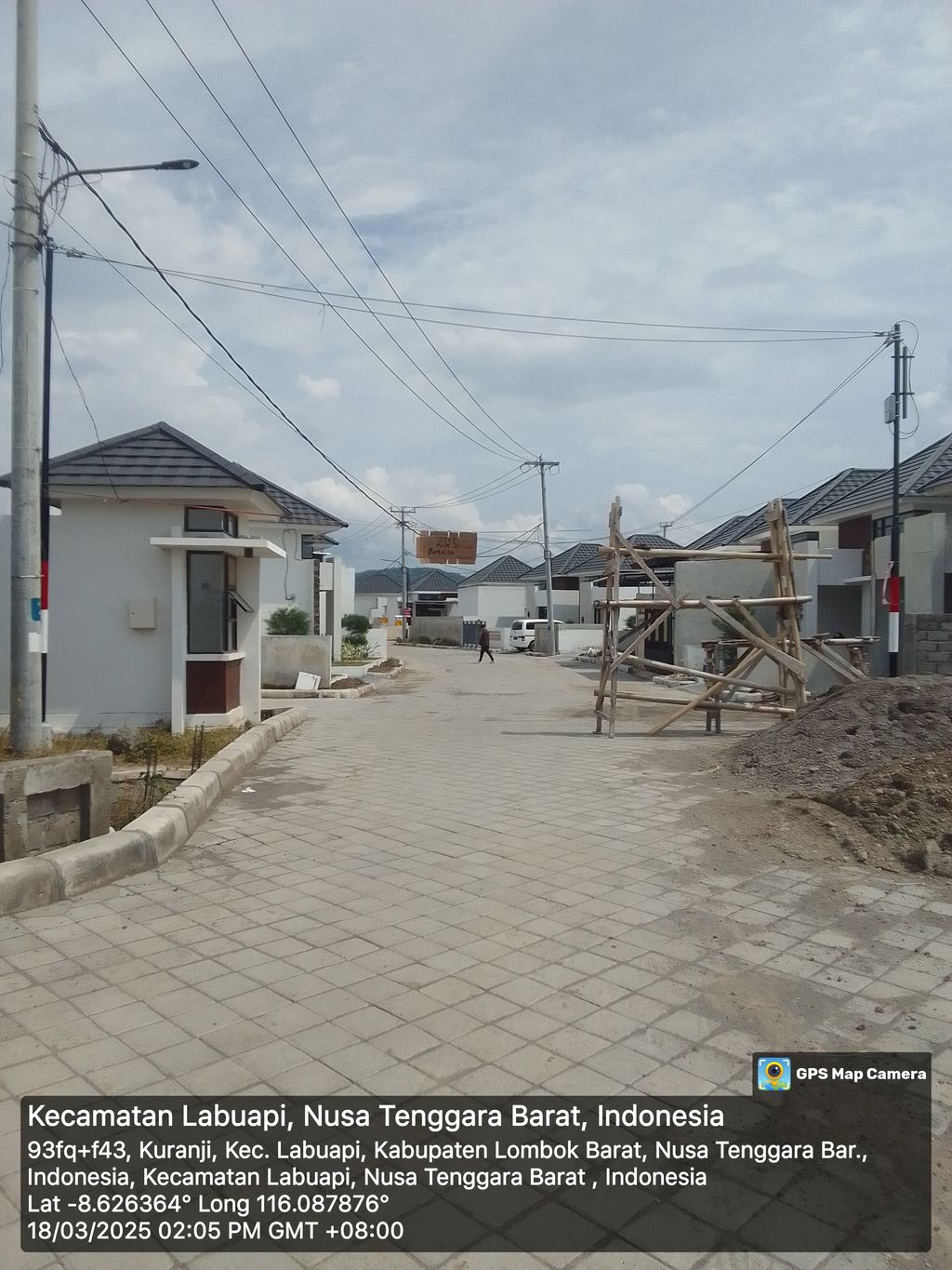 foto gerbang perumahan PERUMAHAN PARAMADIVA 2