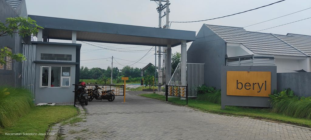 foto gerbang perumahan PERMATA SUKODONO RAYA CLUSTER BERYL