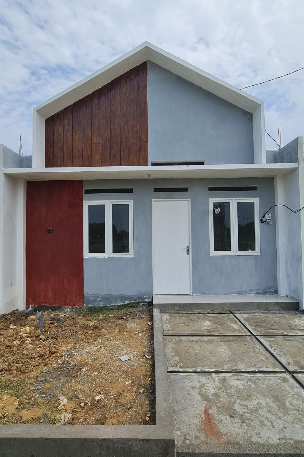 foto tampak rumah tipe subsidi perumahan Perumahan Royal Manarola Tuban