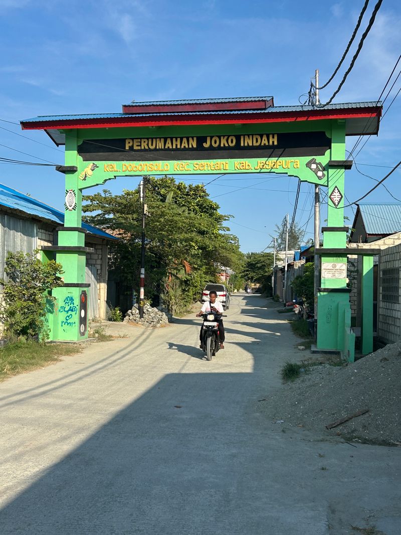 foto gerbang perumahan PERUMAHAN JOKO INDAH 2