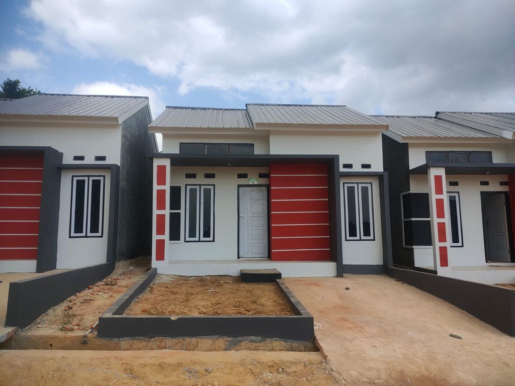 foto tampak rumah tipe 36 perumahan Puri Puuwatu Indah.