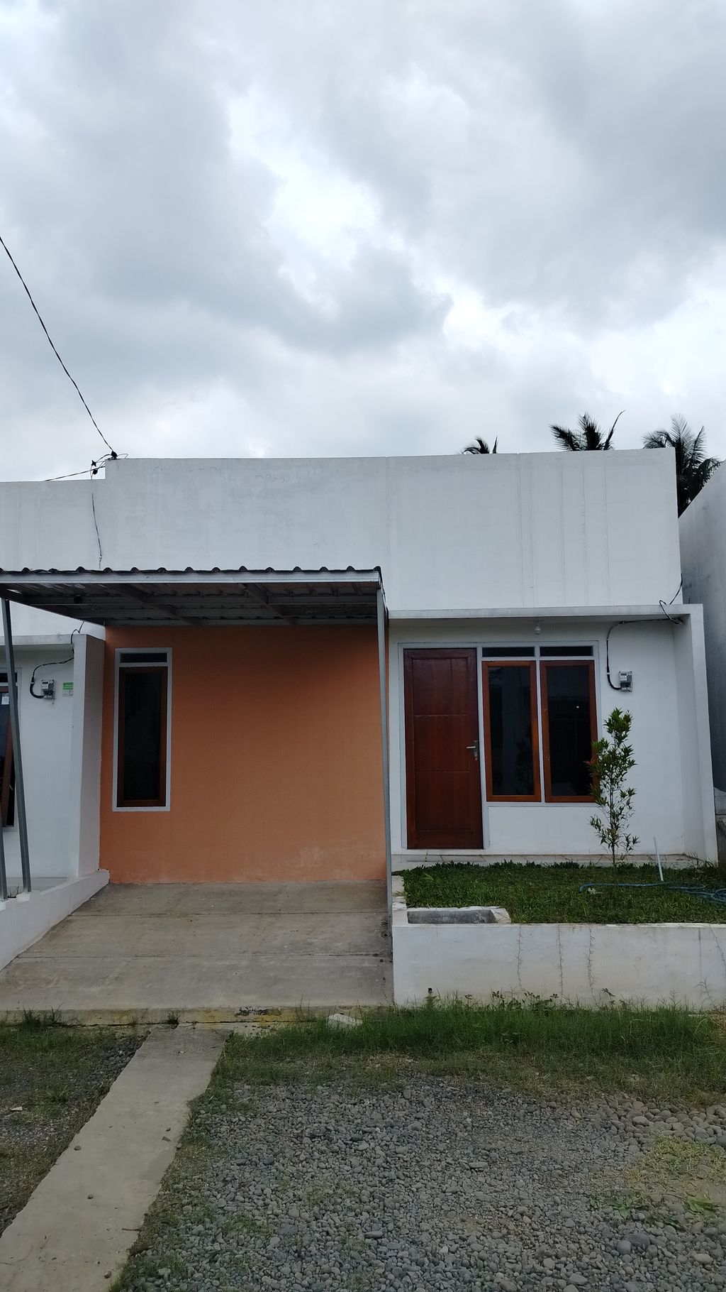 foto tampak rumah tipe 32/60 perumahan PERUMAHAN SUTERA SERAYU 2