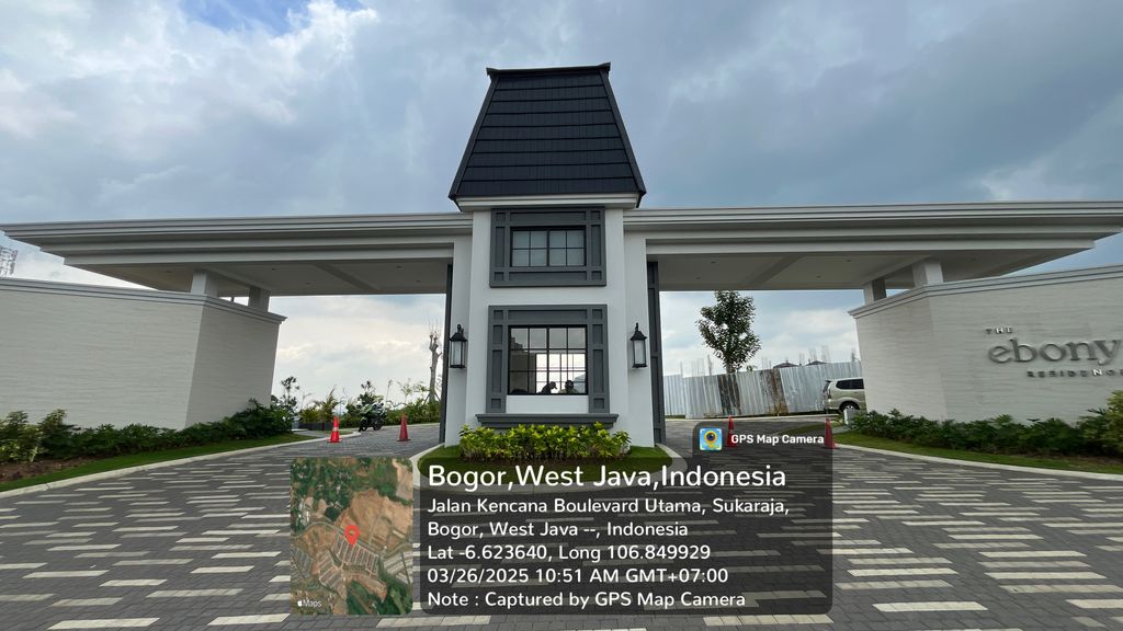 foto gerbang perumahan The Ebony Residence