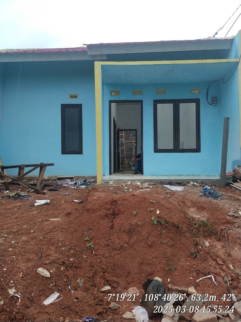 foto contoh rumah perumahan Permata Regency Wanareja