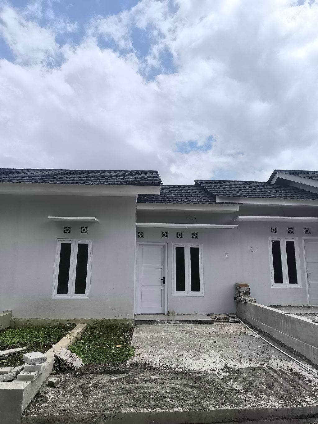foto contoh rumah perumahan PURI KARANGLUHUR