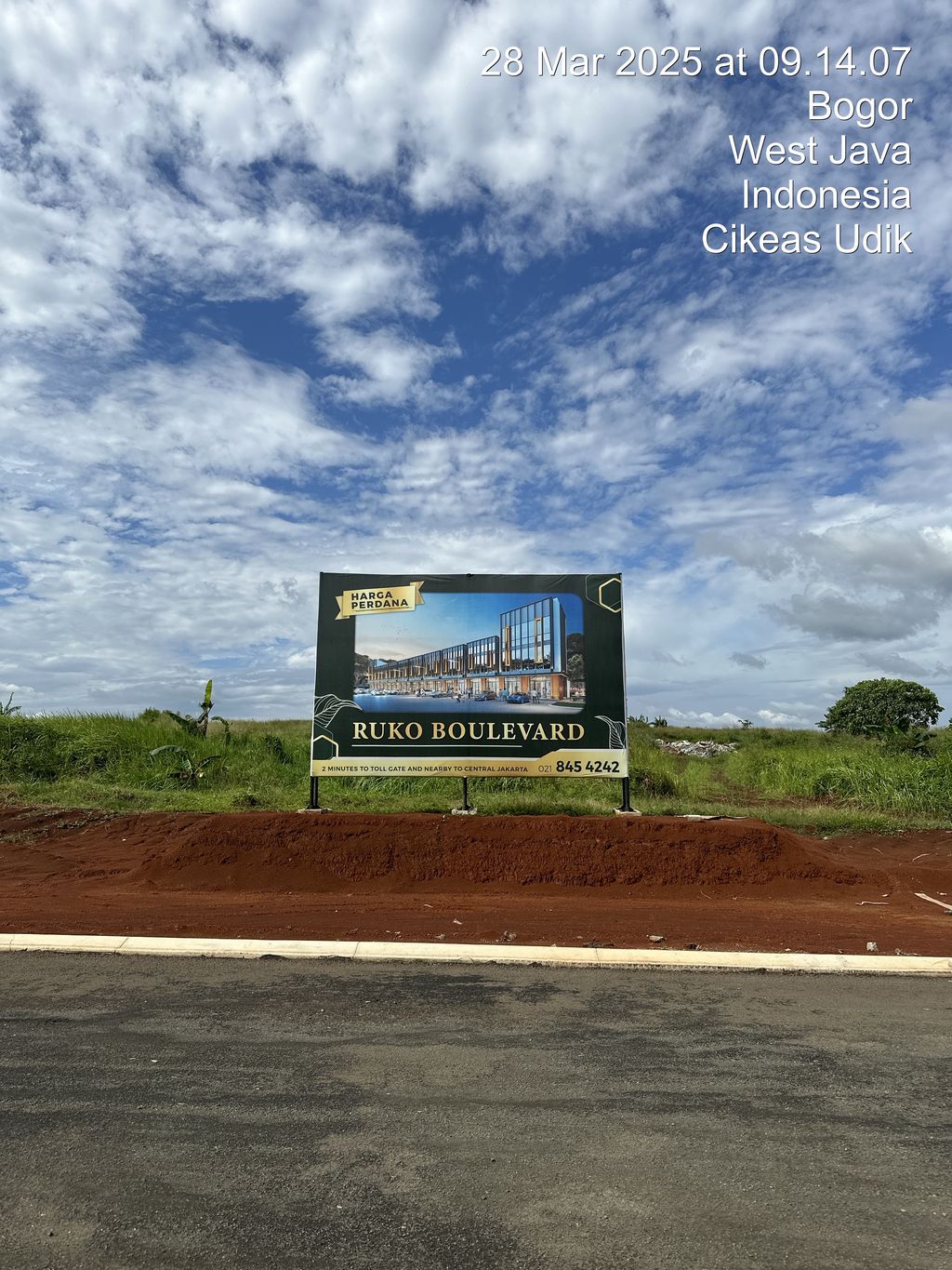foto gerbang perumahan CITRAGRAN CIBUBUR - RUKO SIGNATURE BOULEVARD
