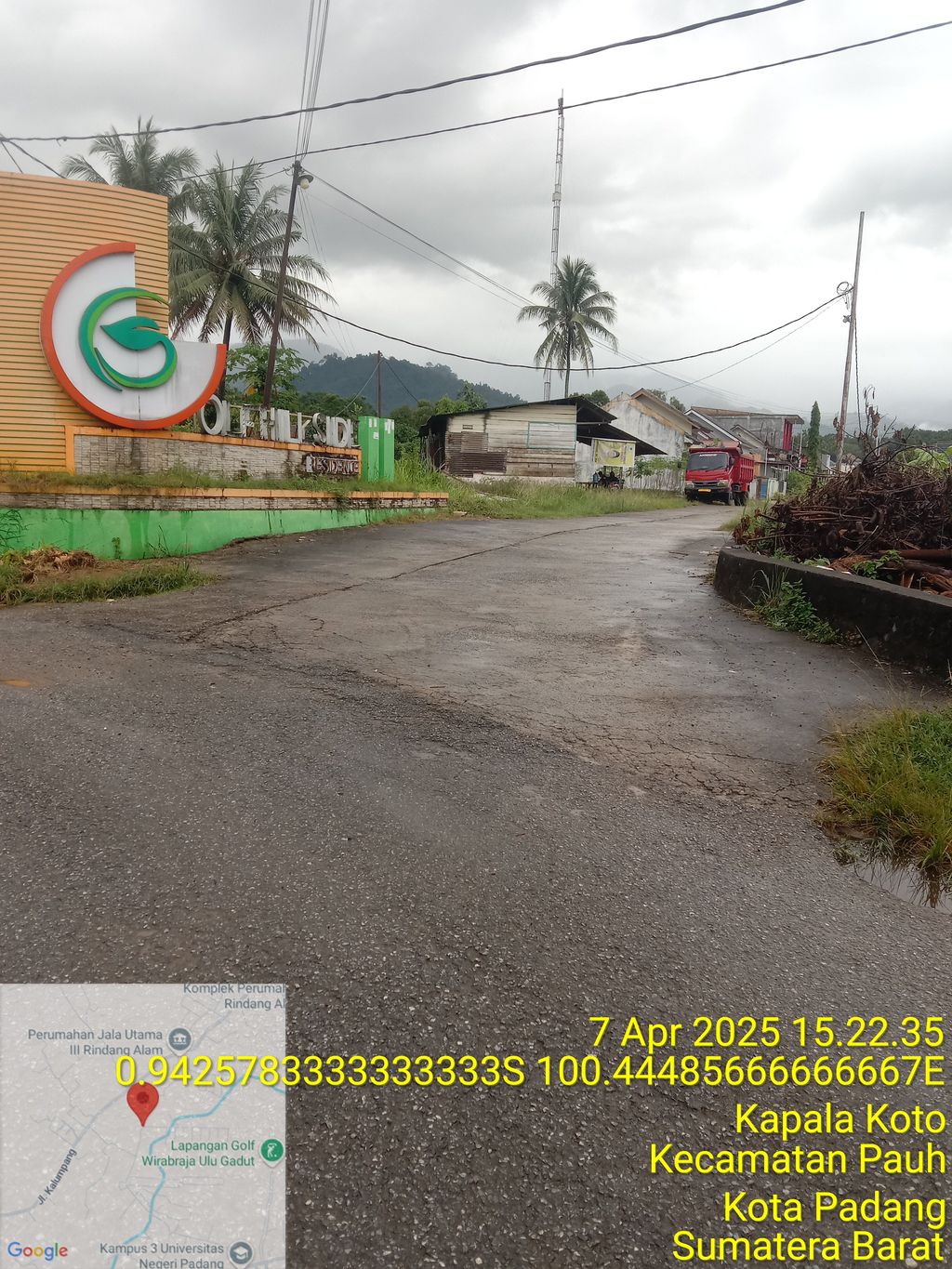 foto gerbang perumahan MUTIARA GOLF HILLSIDE
