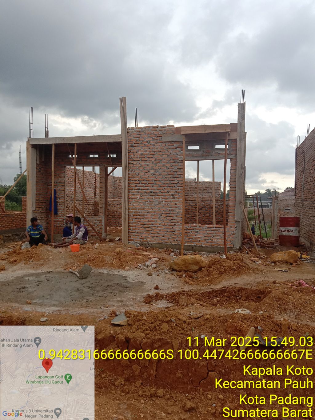 foto posisi tengah perumahan MUTIARA GOLF HILLSIDE