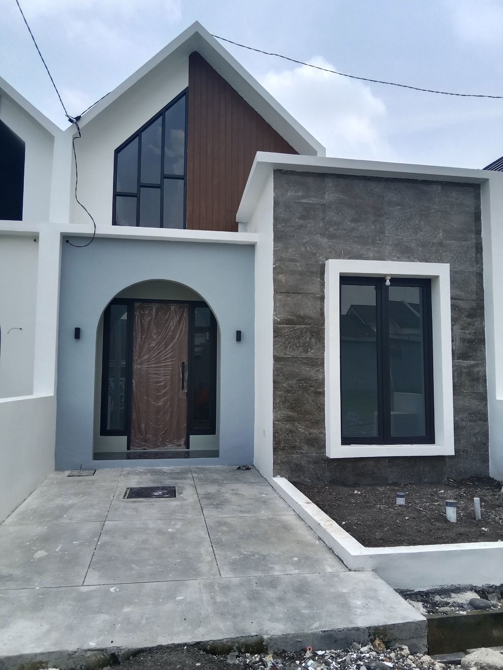 foto tampak rumah tipe 40/72 perumahan THE PERMATA VILLAS 2