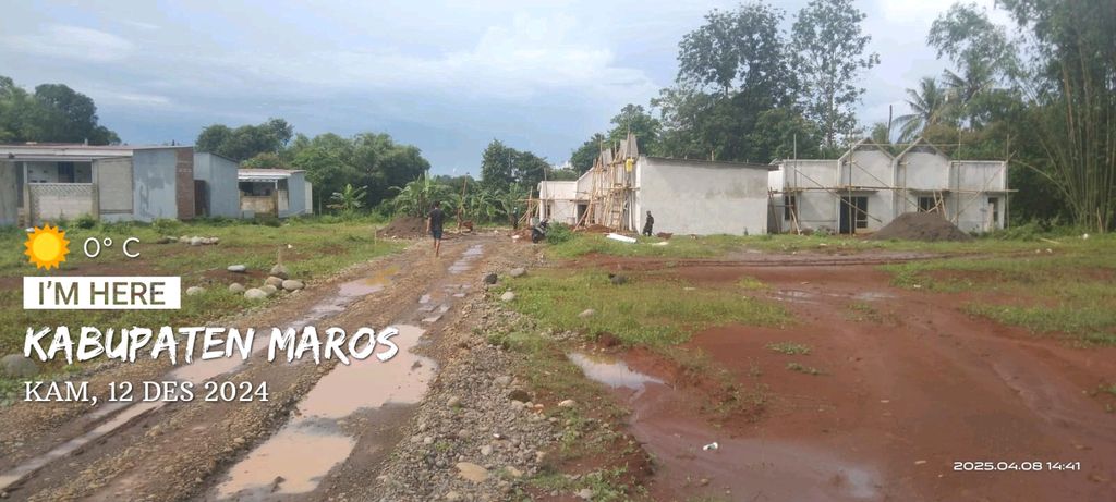 foto posisi tengah perumahan GRIYA WAKADE