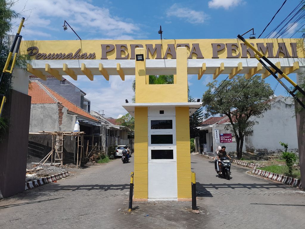 foto gerbang perumahan PERMATA PERMAI KEBONSARI