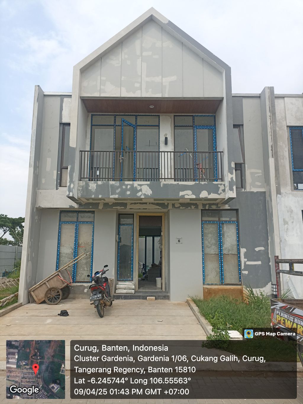 foto tampak rumah tipe GARDENIA 1/06 perumahan PARAMOUNT PETALS TAHAP 1