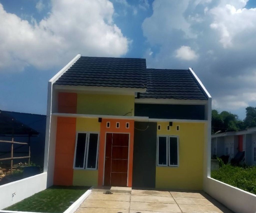 foto tampak rumah tipe 42 perumahan GRIYA WAKADE