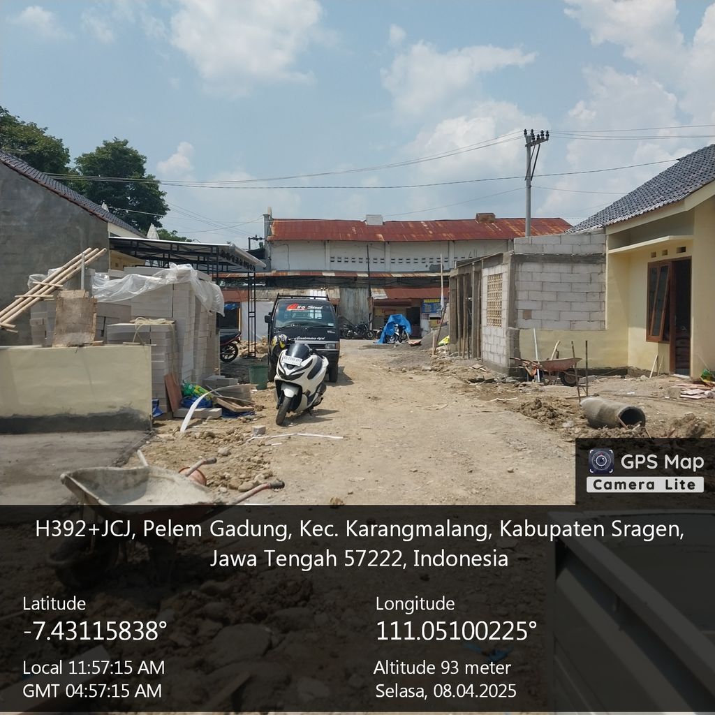 foto posisi tengah perumahan Griya Mekarsari Indah