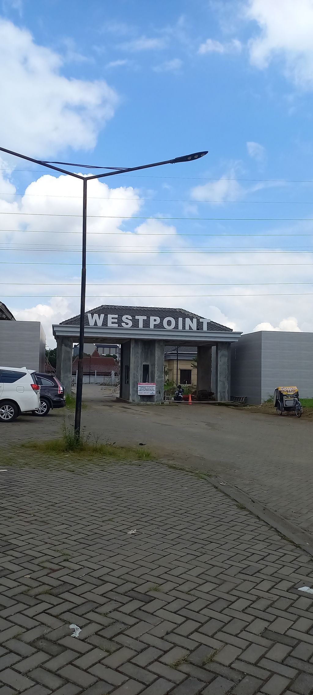 foto gerbang perumahan WEST POINT GRAHA TIMUR